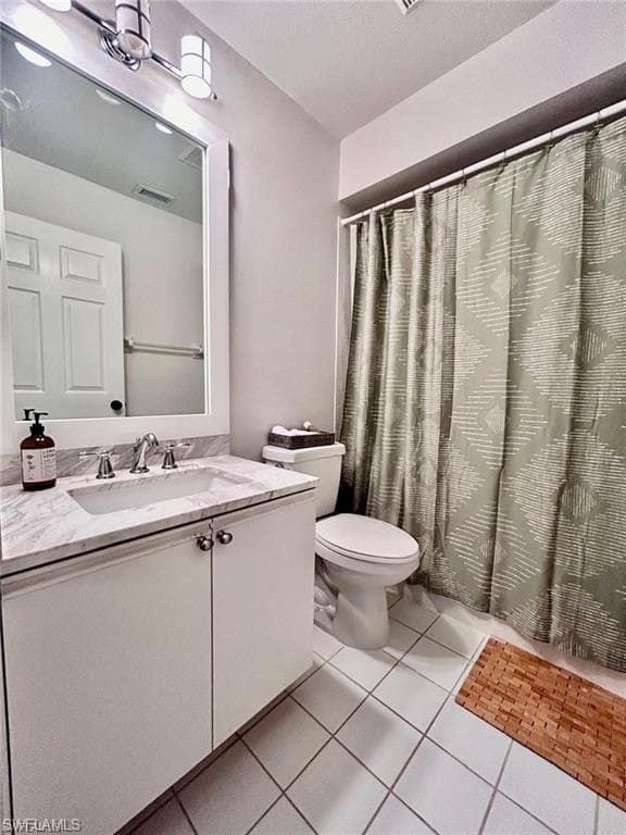 137 Wading Bird Cir F203, Naples, FL 34110-19