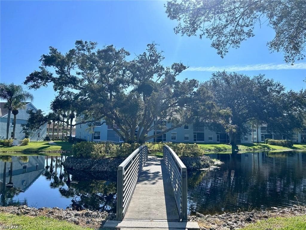 137 Wading Bird Cir F203, Naples, FL 34110-22