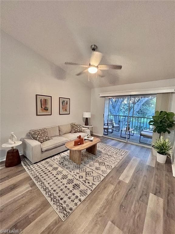 137 Wading Bird Cir F203, Naples, FL 34110-3