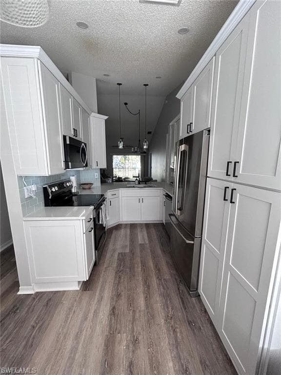 137 Wading Bird Cir F203, Naples, FL 34110-4