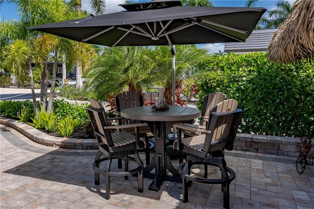 13571 Snook Cir, Naples, FL 34114-16