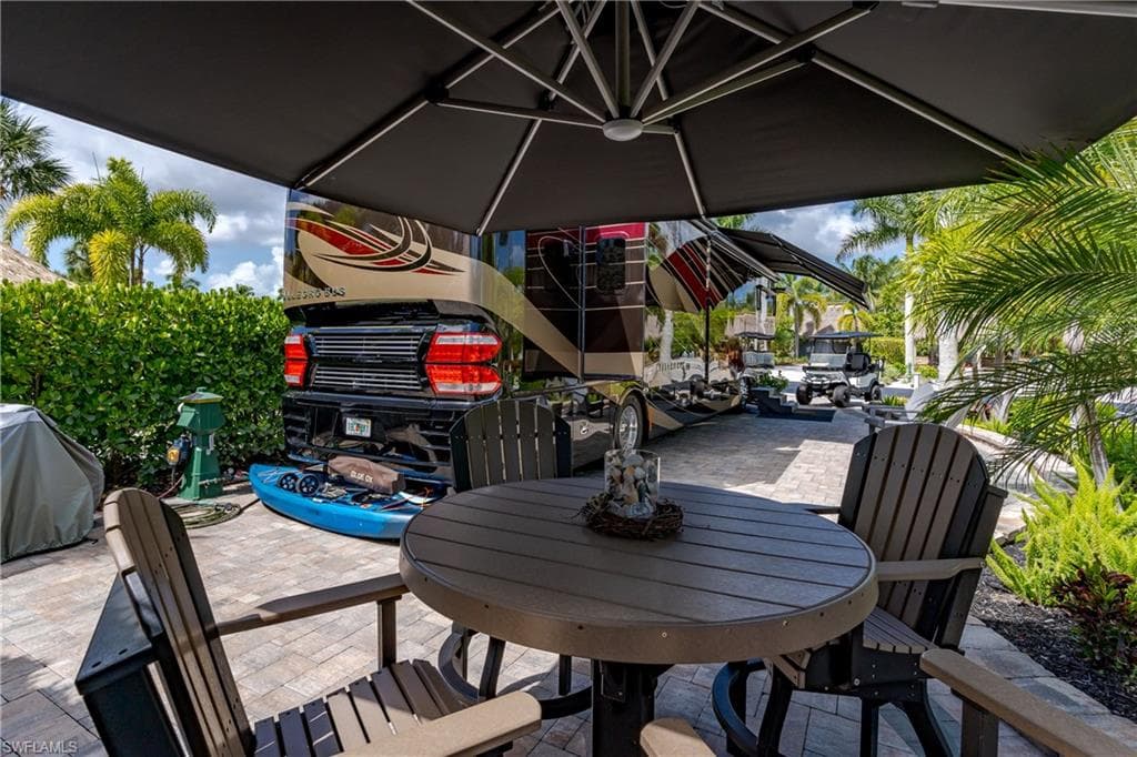 13571 Snook Cir, Naples, FL 34114-17