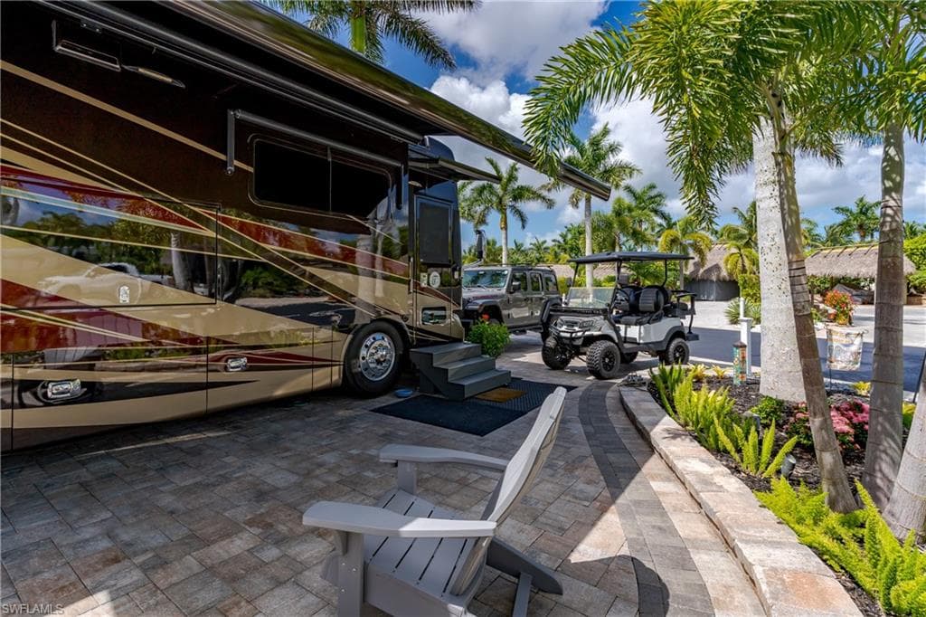 13571 Snook Cir, Naples, FL 34114-32