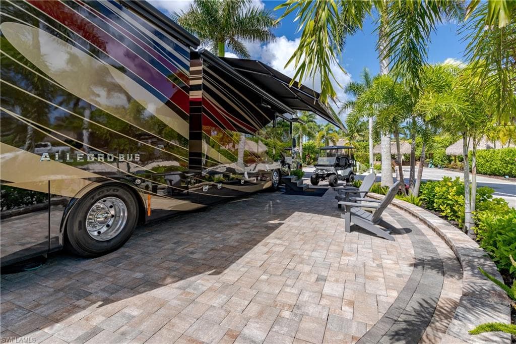 13571 Snook Cir, Naples, FL 34114-33