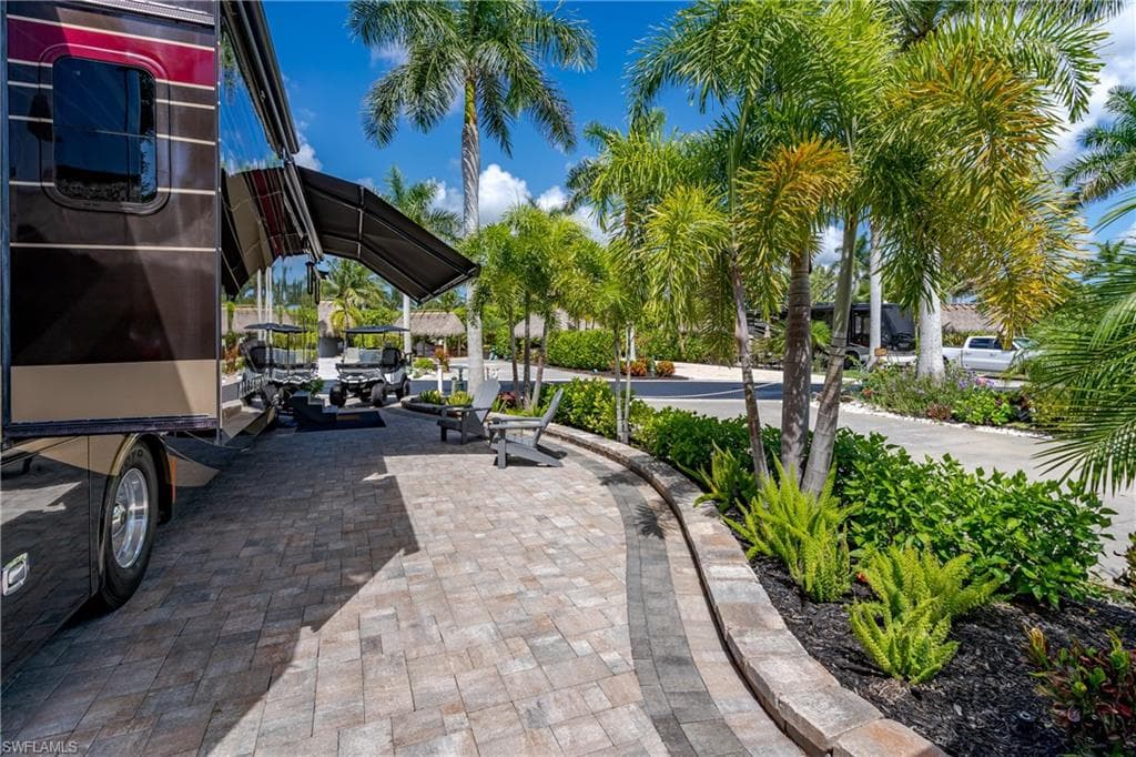 13571 Snook Cir, Naples, FL 34114-34