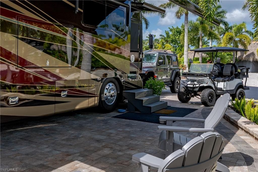 13571 Snook Cir, Naples, FL 34114-36