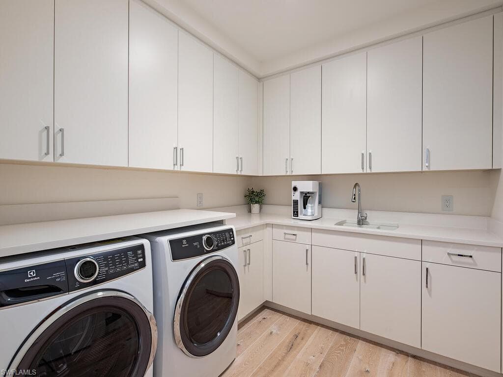 1130 3rd Ave S 109, Naples, FL 34102-15