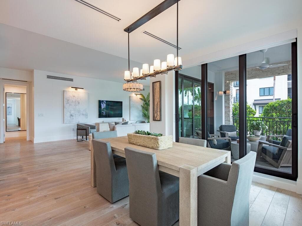 1130 3rd Ave S 109, Naples, FL 34102-5