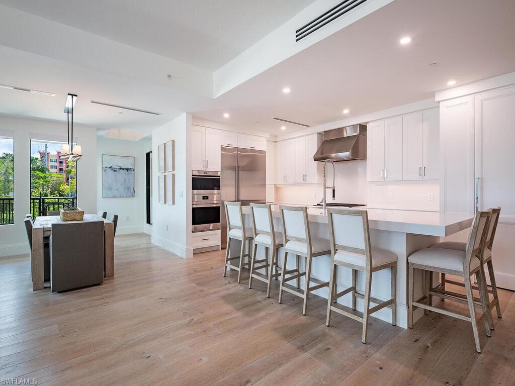 1130 3rd Ave S 109, Naples, FL 34102-7