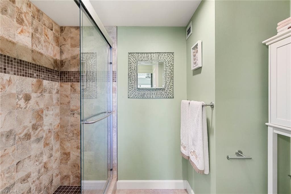 180 Seaview Ct 314, Marco Island, FL 34145-25