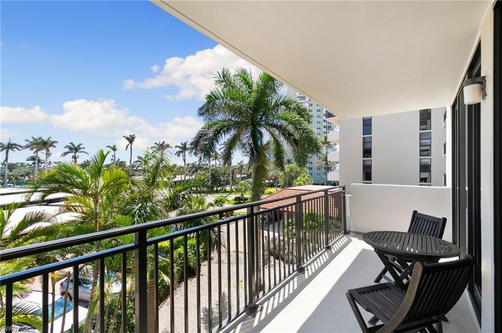 180 Seaview Ct 314, Marco Island, FL 34145-3