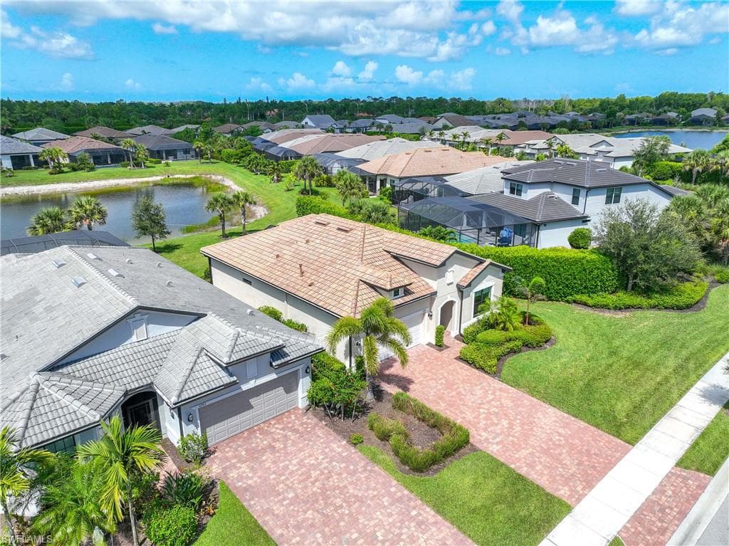 6787 Winding Cypress Dr, Naples, FL 34114-25