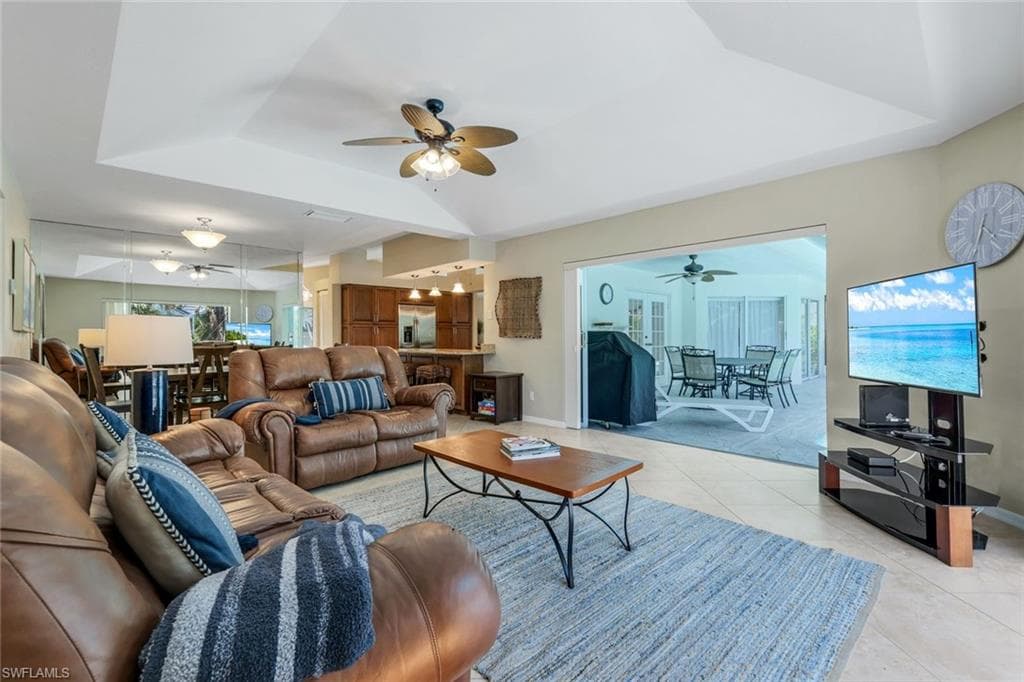 941 Ironwood Ct, Marco Island, FL 34145-9