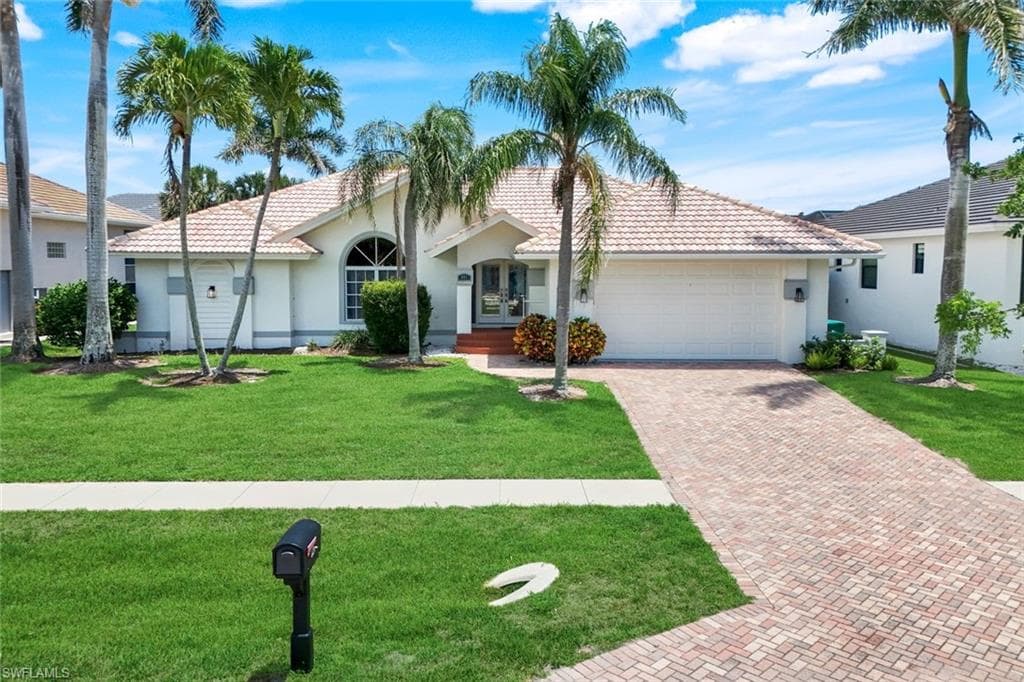 941 Ironwood Ct, Marco Island, FL 34145-3