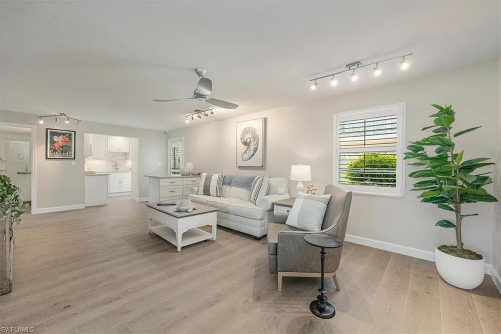 626 12th Ave S 626, Naples, FL 34102-9