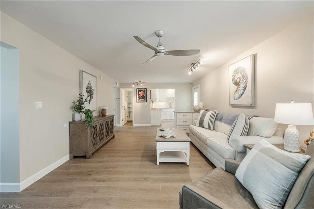 626 12th Ave S 626, Naples, FL 34102-10