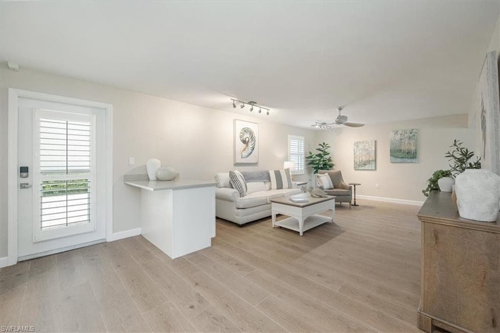 626 12th Ave S 626, Naples, FL 34102-11