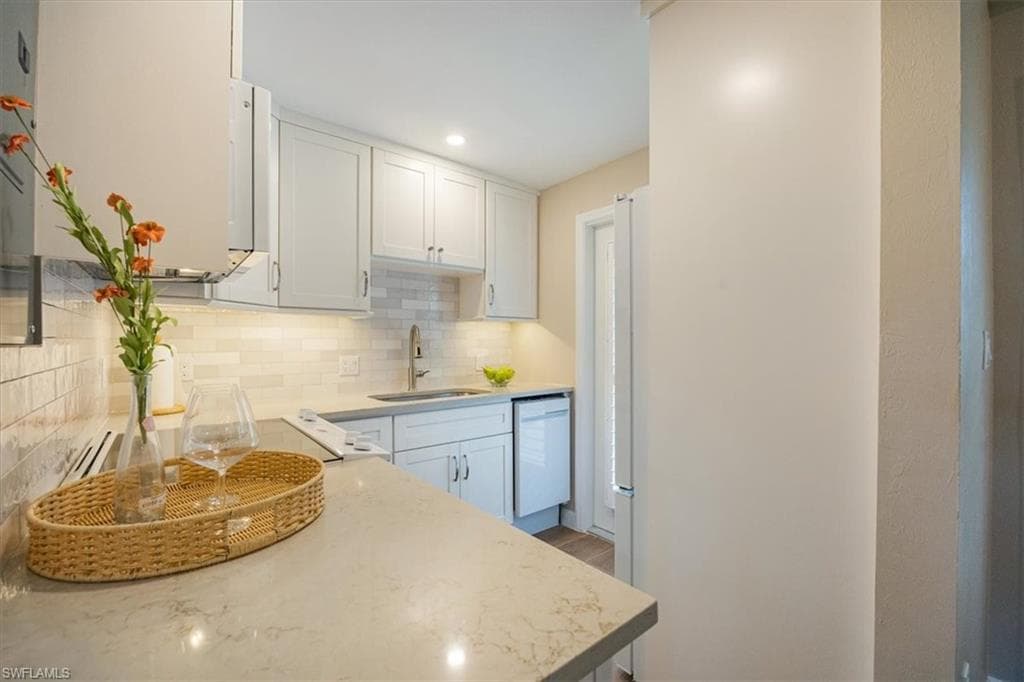 626 12th Ave S 626, Naples, FL 34102-19