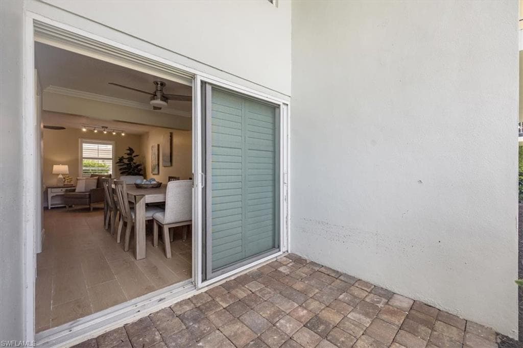 626 12th Ave S 626, Naples, FL 34102-33