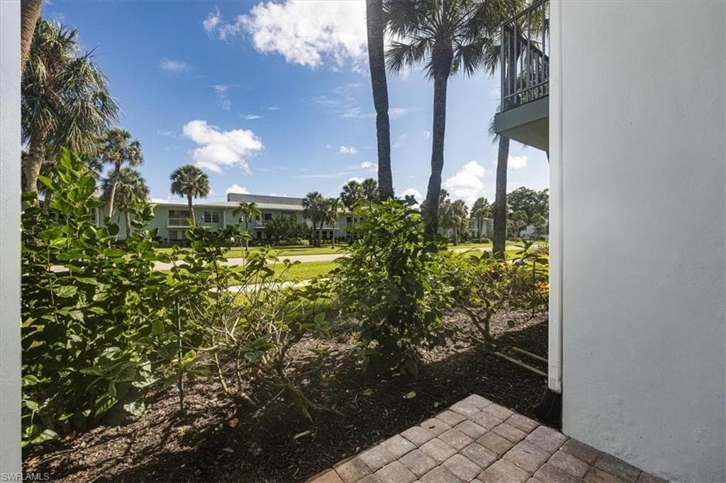 626 12th Ave S 626, Naples, FL 34102-37