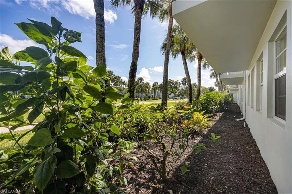 626 12th Ave S 626, Naples, FL 34102-38