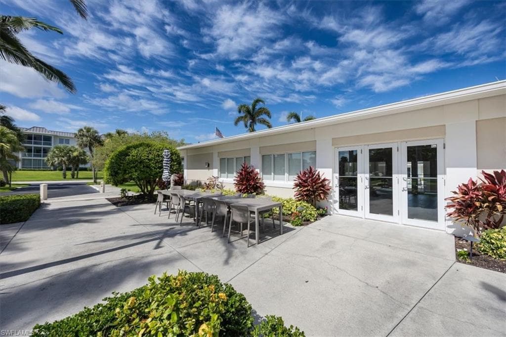 626 12th Ave S 626, Naples, FL 34102-39