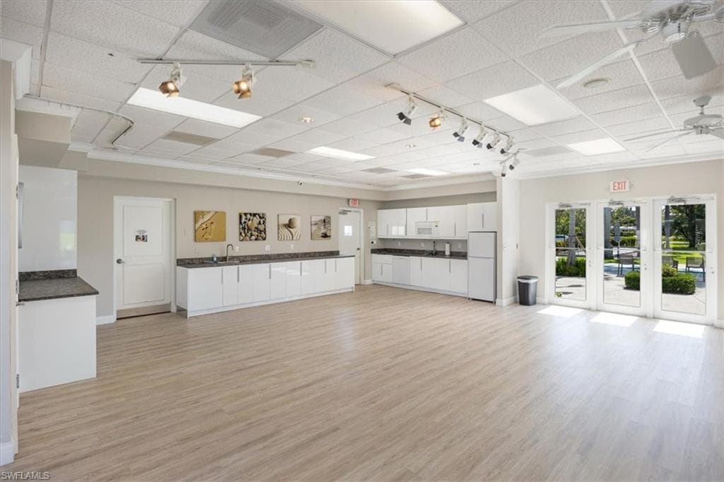 626 12th Ave S 626, Naples, FL 34102-44
