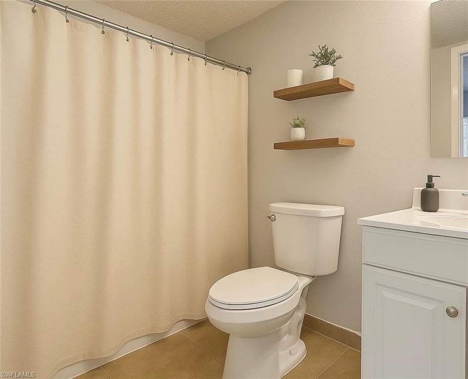 194 Santa Clara Dr 12, Naples, FL 34104-24