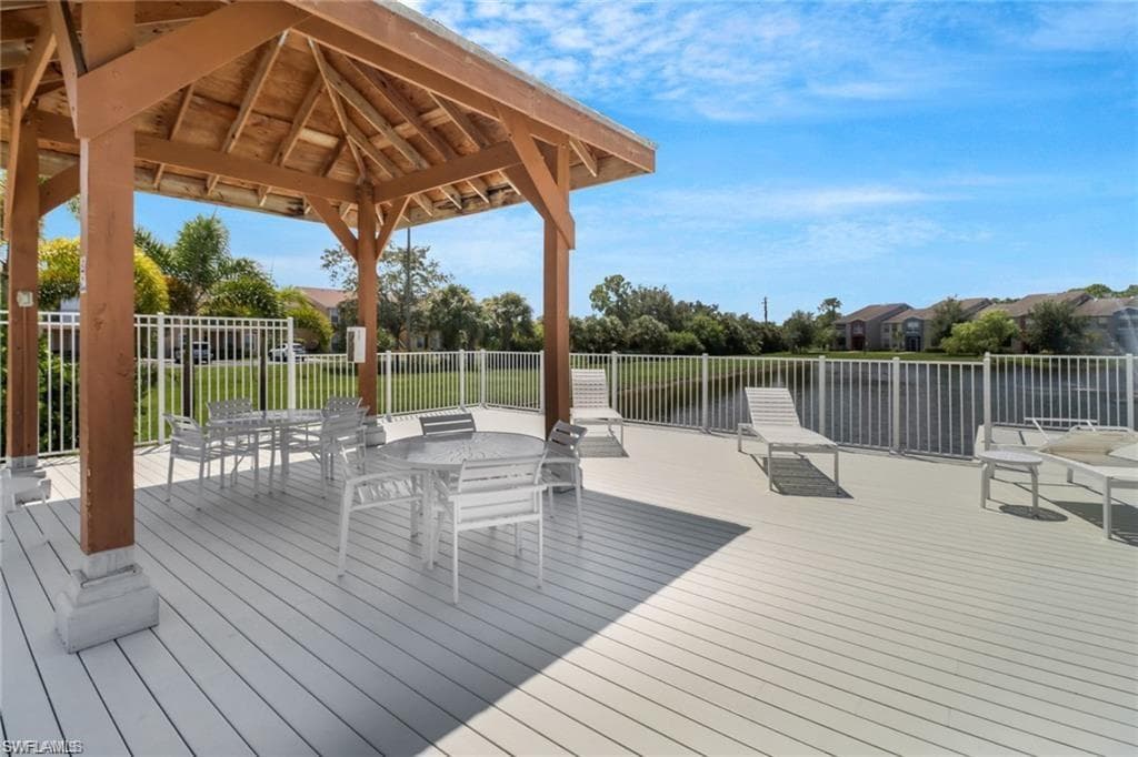 194 Santa Clara Dr 12, Naples, FL 34104-29