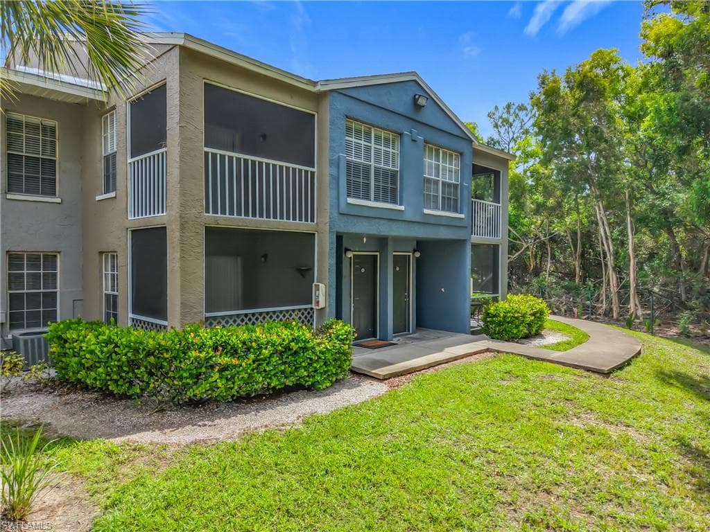 194 Santa Clara Dr 12, Naples, FL 34104-3