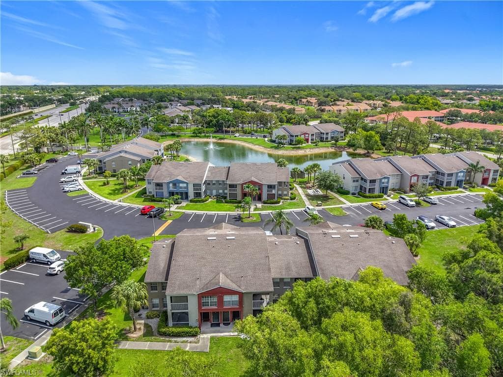 194 Santa Clara Dr 12, Naples, FL 34104-40