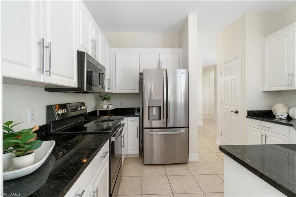 5012 Fairhaven Ln, Naples, FL 34109-12