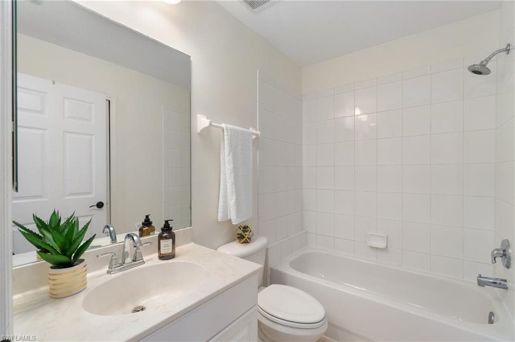 5012 Fairhaven Ln, Naples, FL 34109-29