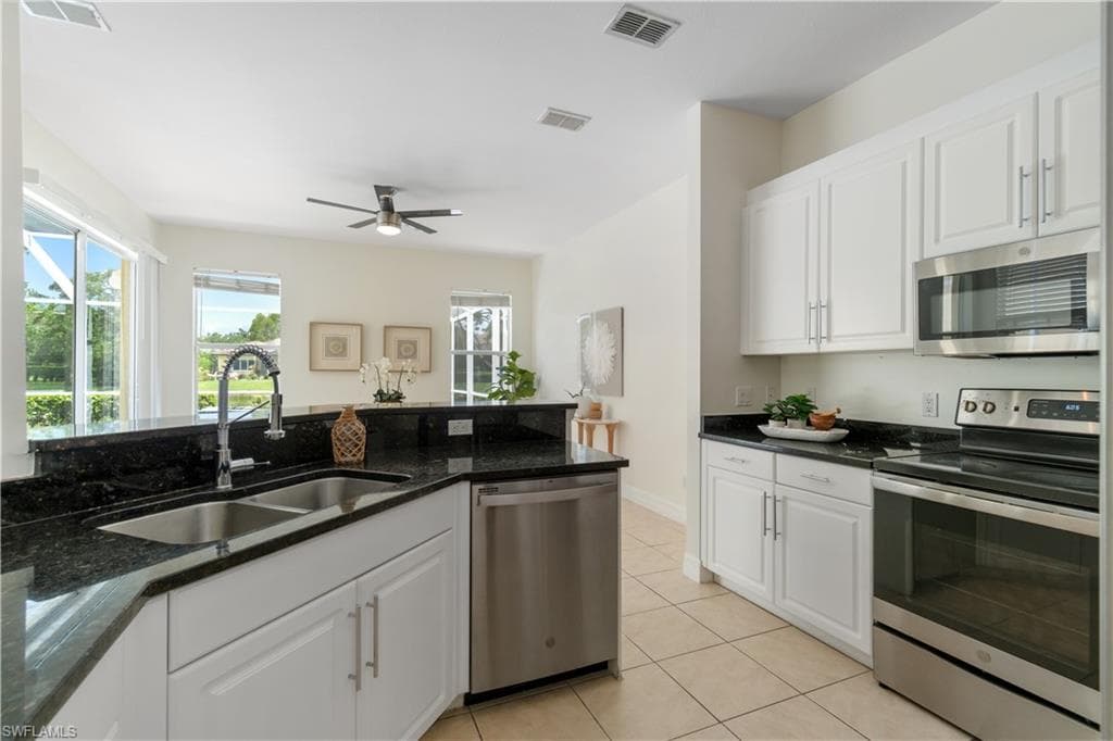 5012 Fairhaven Ln, Naples, FL 34109-4