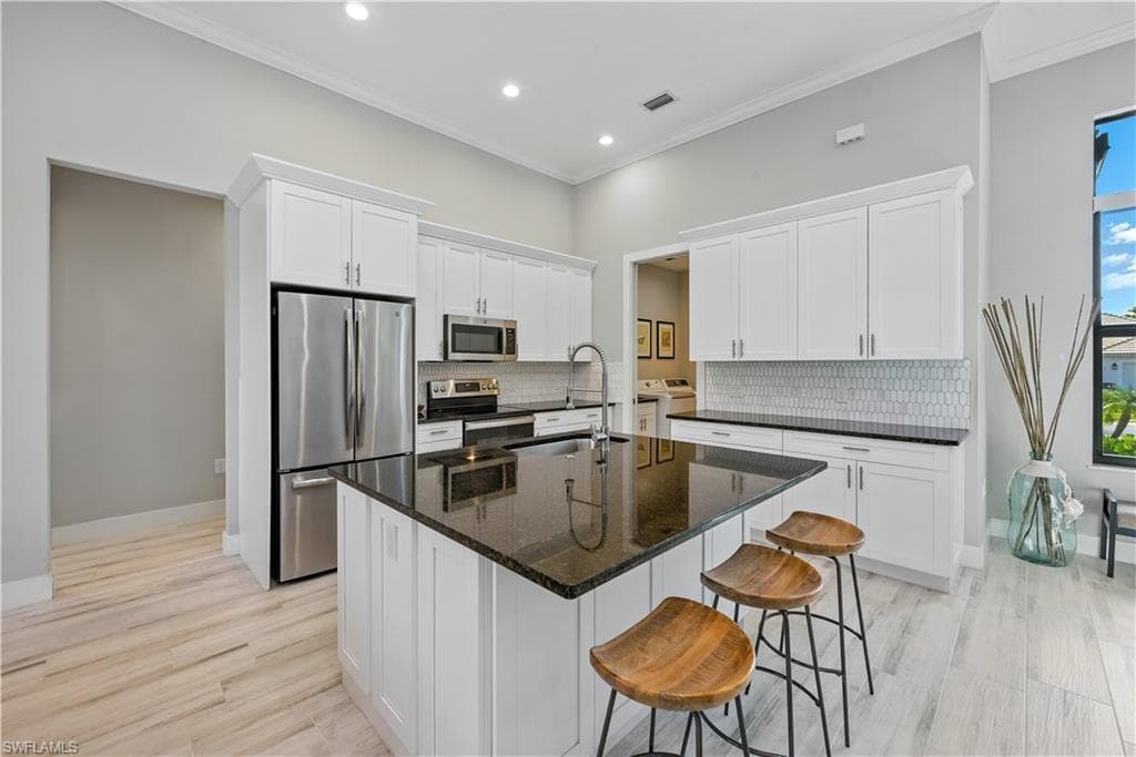 370 Regatta St, Marco Island, FL 34145-9