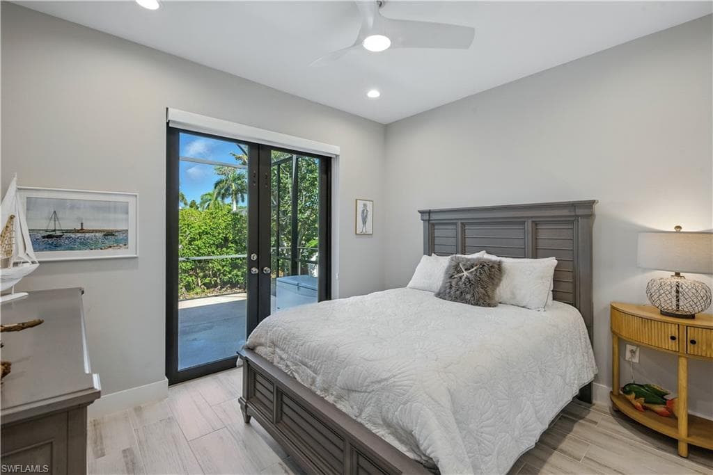 370 Regatta St, Marco Island, FL 34145-18