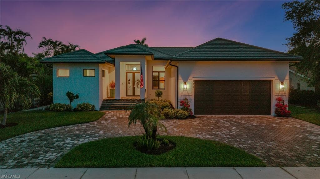 370 Regatta St, Marco Island, FL 34145-3