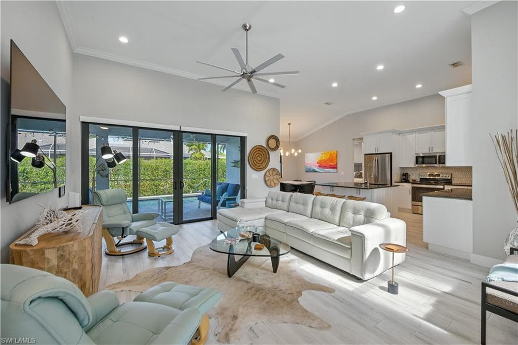 370 Regatta St, Marco Island, FL 34145-8