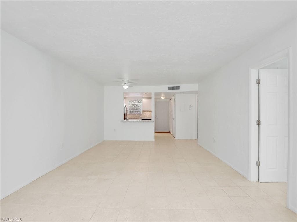 499 Forest Lakes Blvd 207, Naples, FL 34105-9