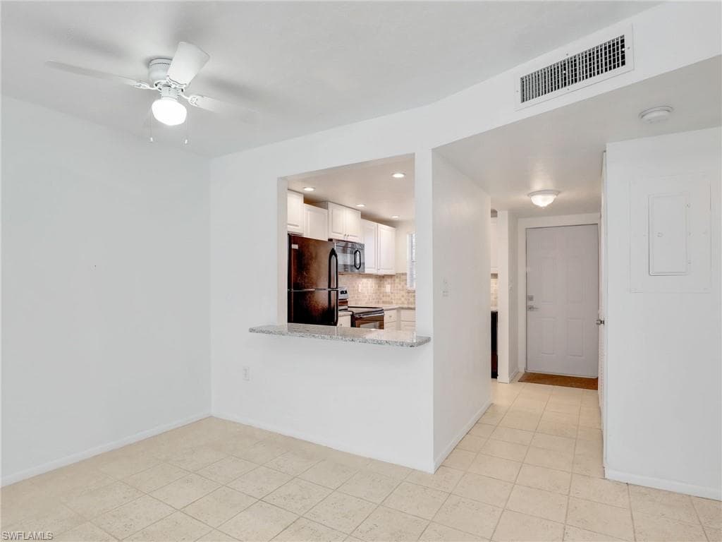499 Forest Lakes Blvd 207, Naples, FL 34105-11