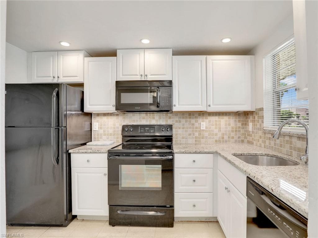 499 Forest Lakes Blvd 207, Naples, FL 34105-13