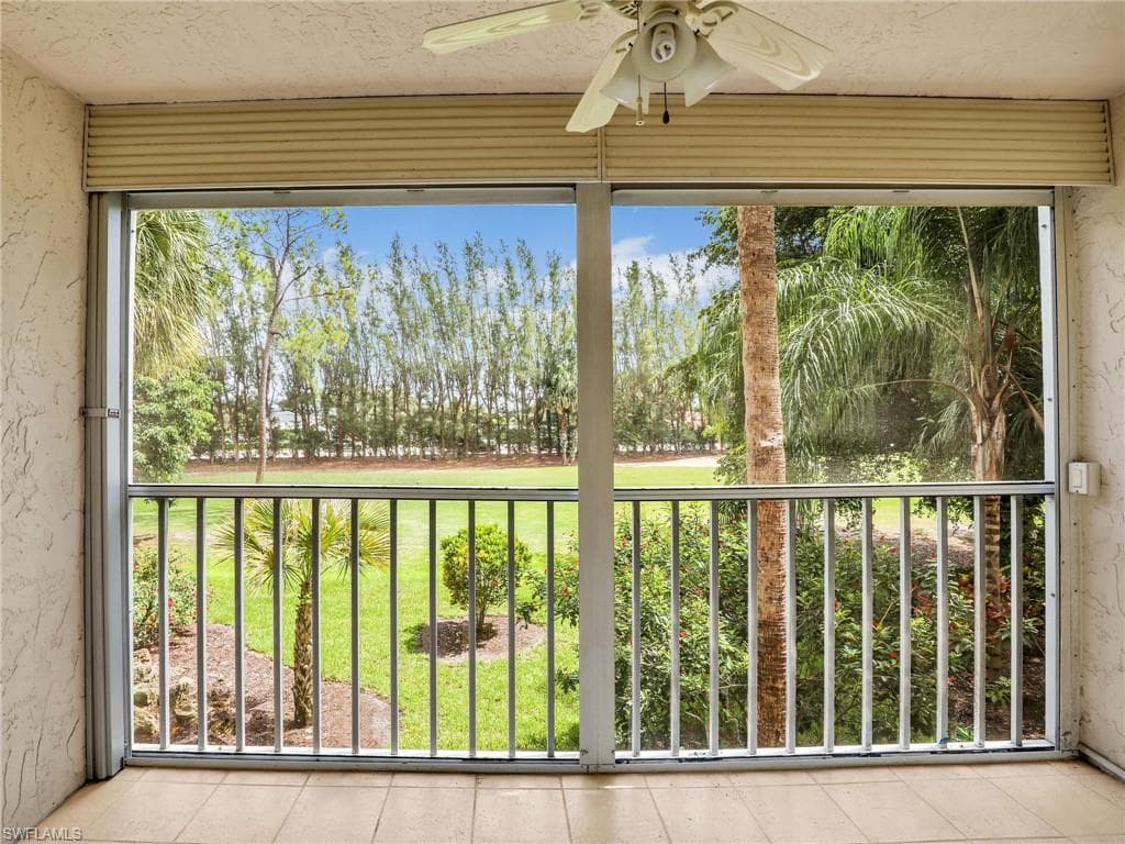 499 Forest Lakes Blvd 207, Naples, FL 34105-26