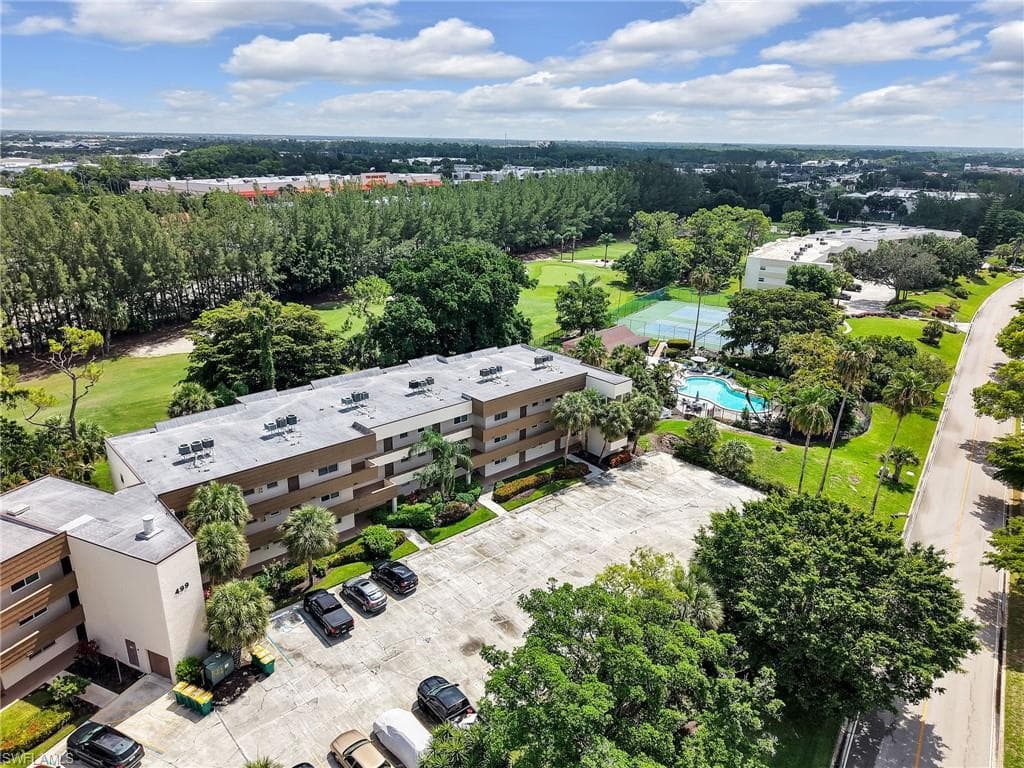 499 Forest Lakes Blvd 207, Naples, FL 34105-29