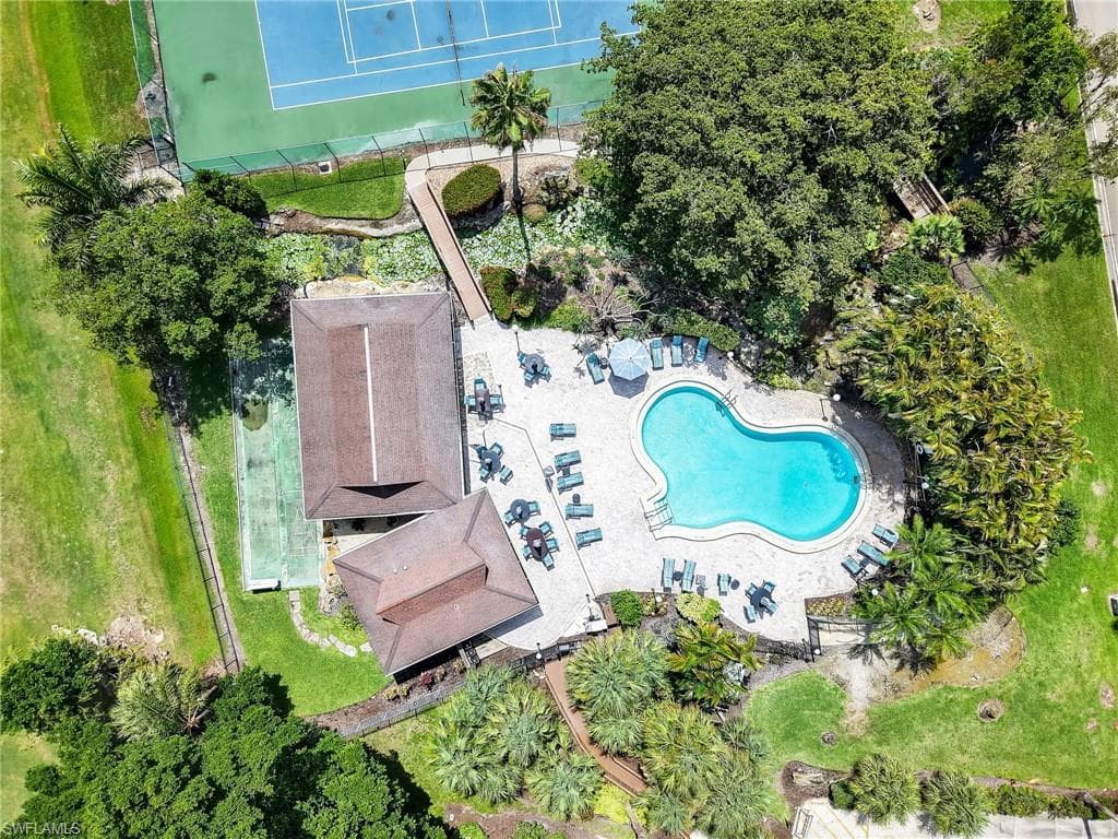 499 Forest Lakes Blvd 207, Naples, FL 34105-33