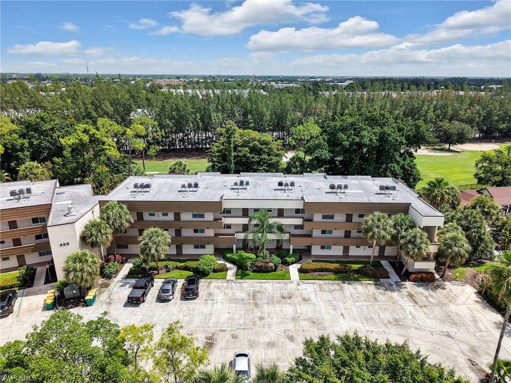 499 Forest Lakes Blvd 207, Naples, FL 34105-37