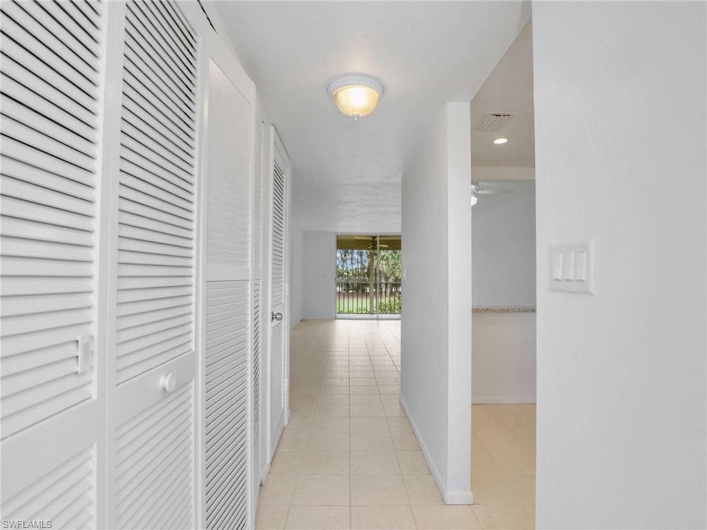 499 Forest Lakes Blvd 207, Naples, FL 34105-4