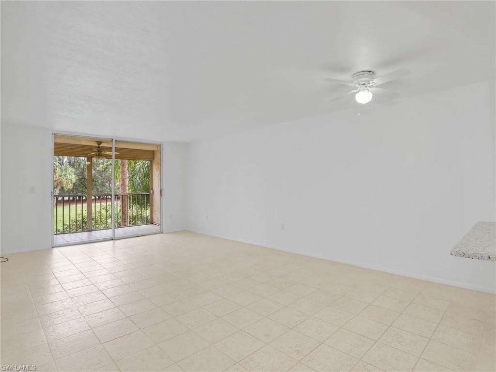 499 Forest Lakes Blvd 207, Naples, FL 34105-5