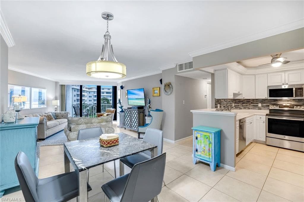 260 Seaview Ct 407, Marco Island, FL 34145-10