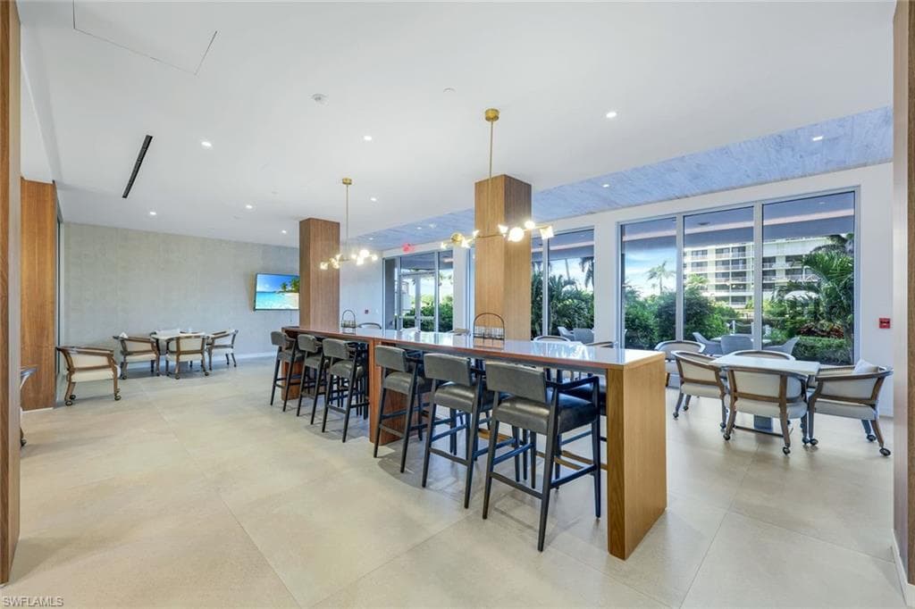 260 Seaview Ct 407, Marco Island, FL 34145-24