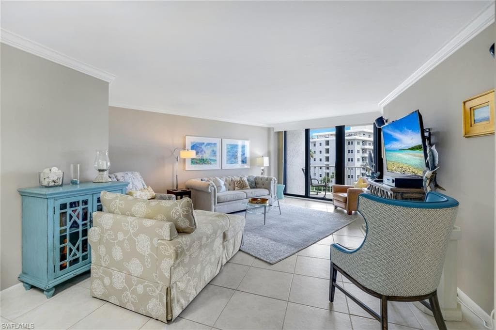 260 Seaview Ct 407, Marco Island, FL 34145-3